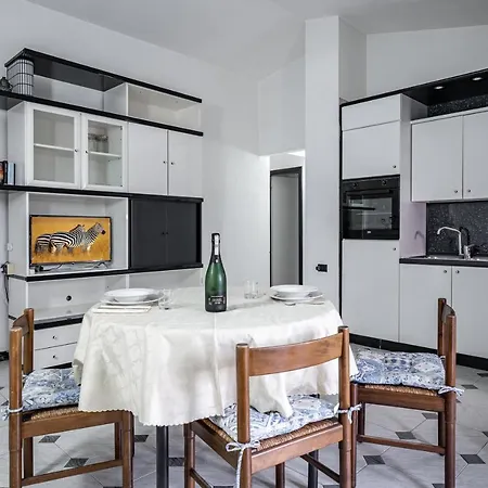 아파트 Quartu Sant'elena Bright Flat With Balcony! Sant'Andrea (Sardinia)